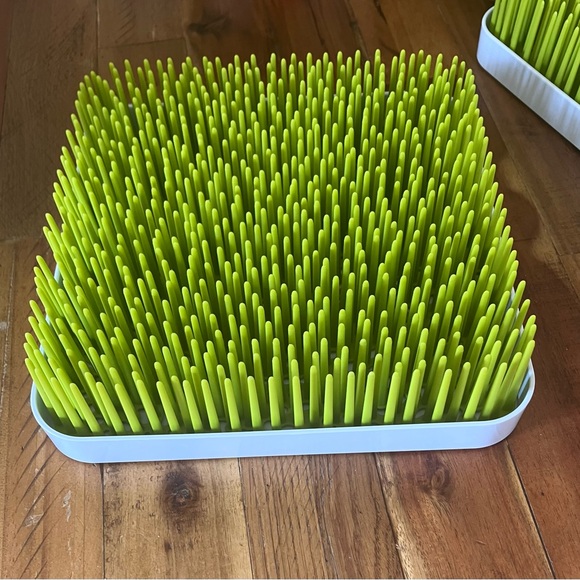 2 Boon Lawn Countertop Baby Bottle Drying Rack with Antimicrobial Tray - Picture 6 of 8